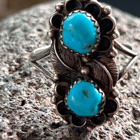 Vintage Navajo Turquoise & Sterling Silver Double Decker Ring - Picture 10 of 14